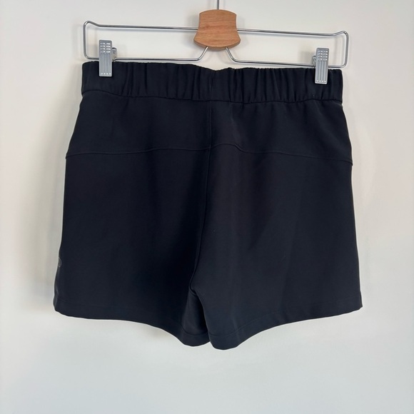 Lululemon On The Fly Black Shorts 4 - Picture 5 of 7